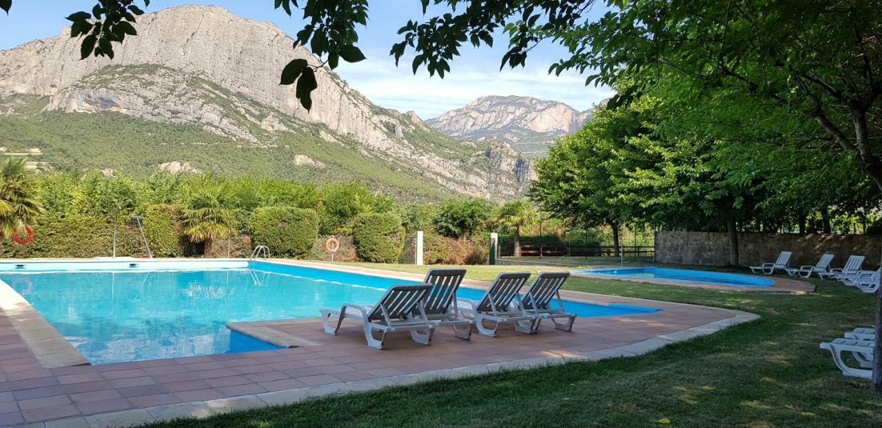 Camping Oliana Exterior photo